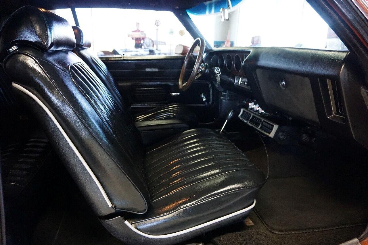 Pontiac-GTO-1972-Classic-Car-24