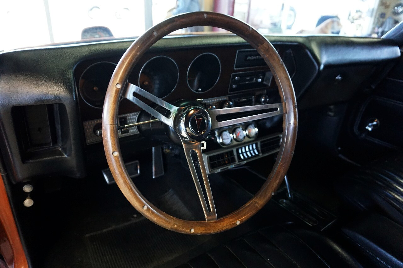 Pontiac-GTO-1972-Classic-Car-25