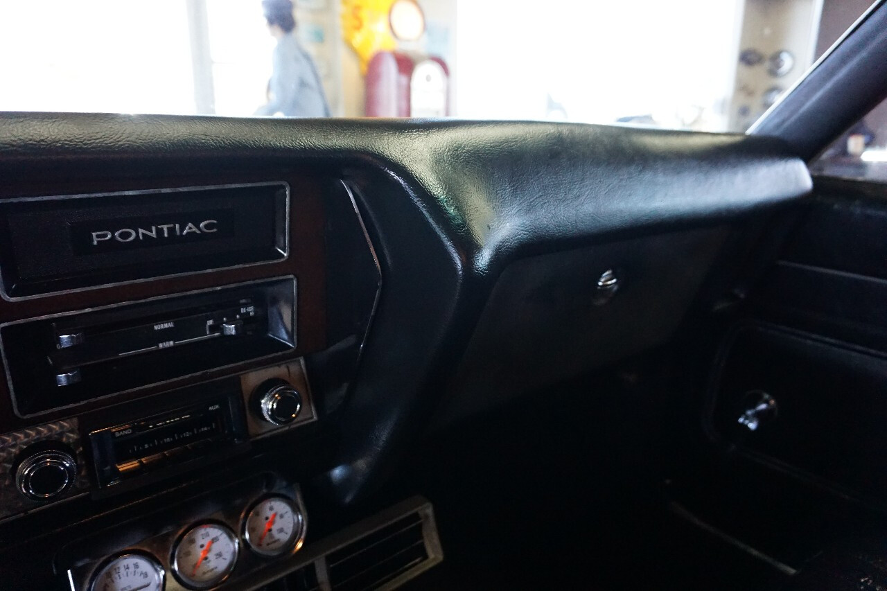 Pontiac-GTO-1972-Classic-Car-26