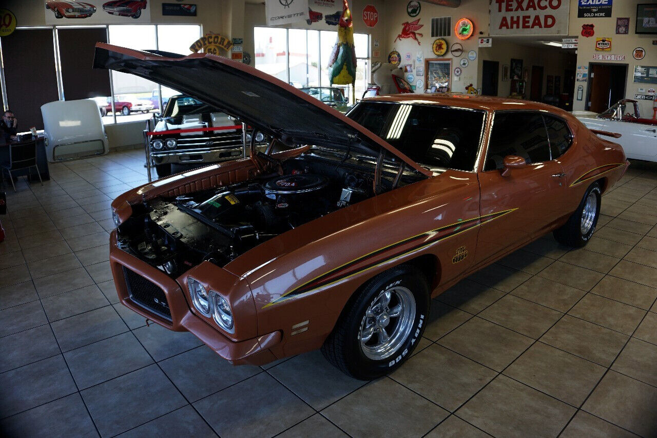 Pontiac-GTO-1972-Classic-Car-29