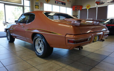 Pontiac-GTO-1972-Classic-Car-3