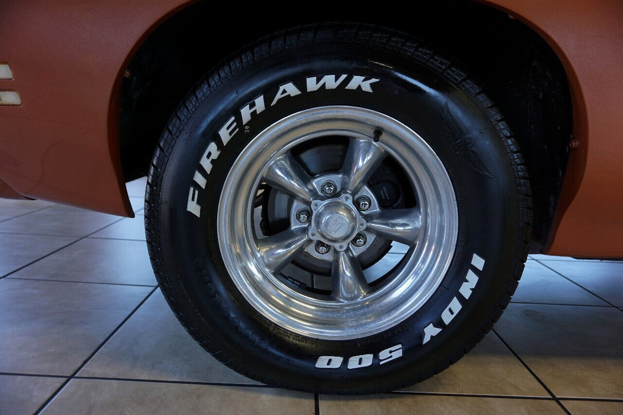 Pontiac-GTO-1972-Classic-Car-32