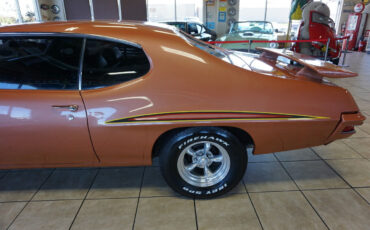 Pontiac-GTO-1972-Classic-Car-38