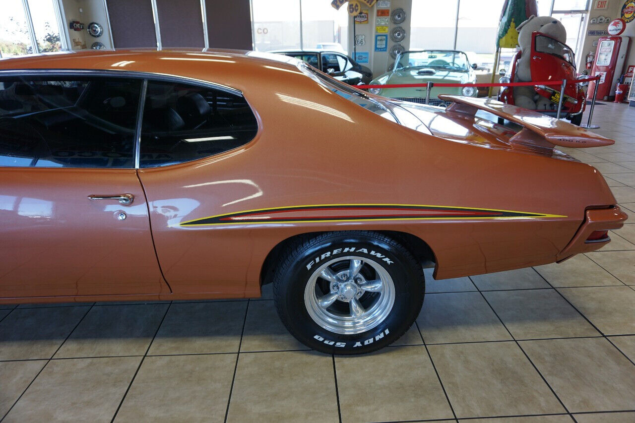 Pontiac-GTO-1972-Classic-Car-38