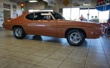 Pontiac-GTO-1972-Classic-Car-8