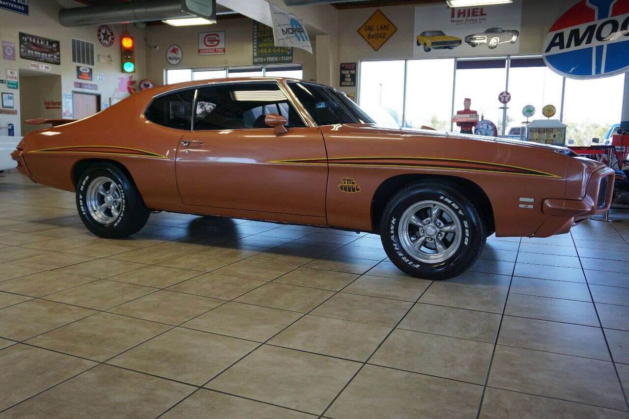 Pontiac-GTO-1972-Classic-Car-8