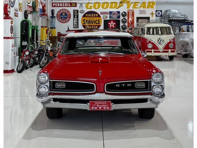 Pontiac-GTO-Convertible-1966-21