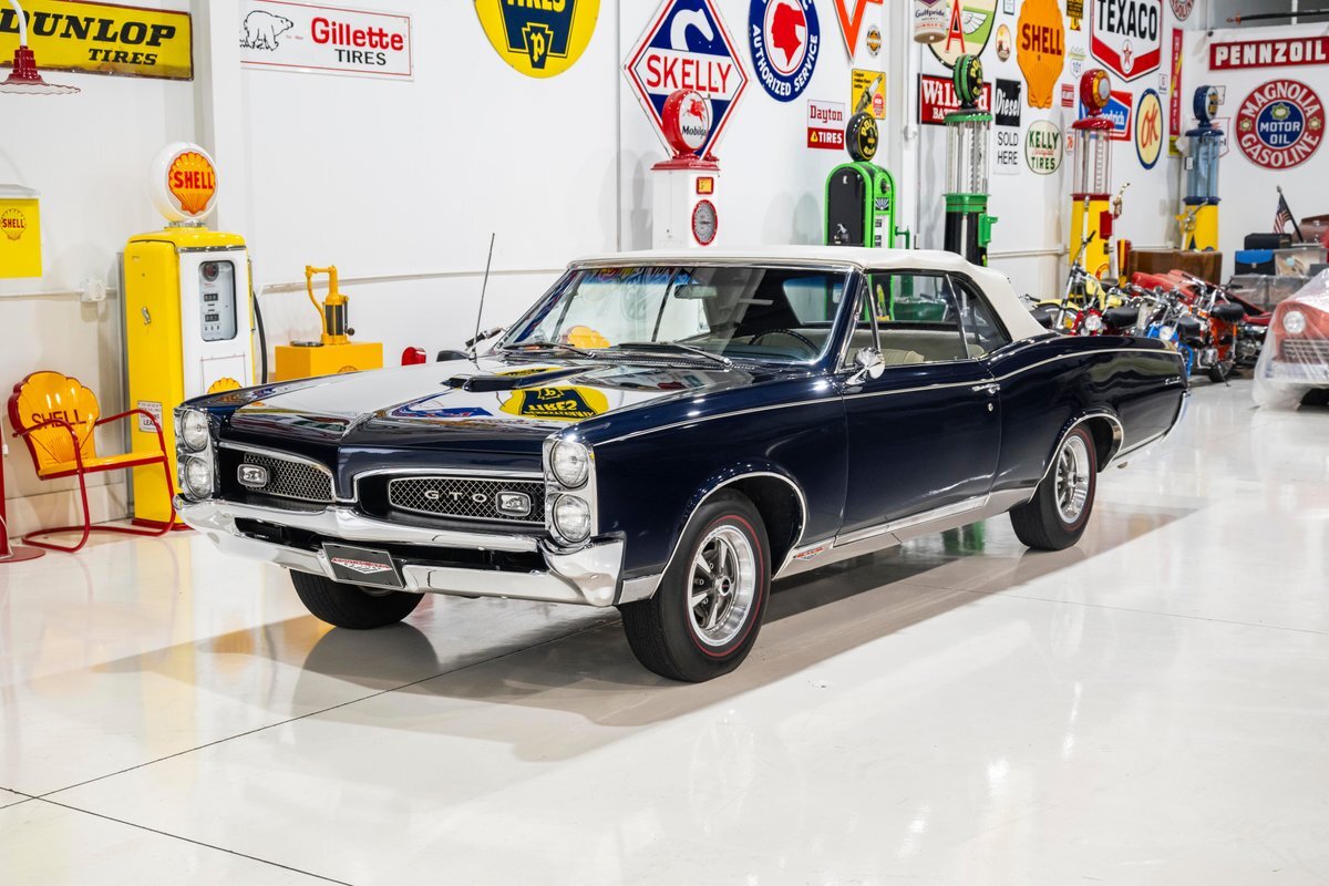 Pontiac-GTO-Convertible-1967-1