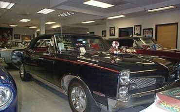 Pontiac-GTO-Royal-Bobcat-1967-Convertible-Hurst-Edition-2