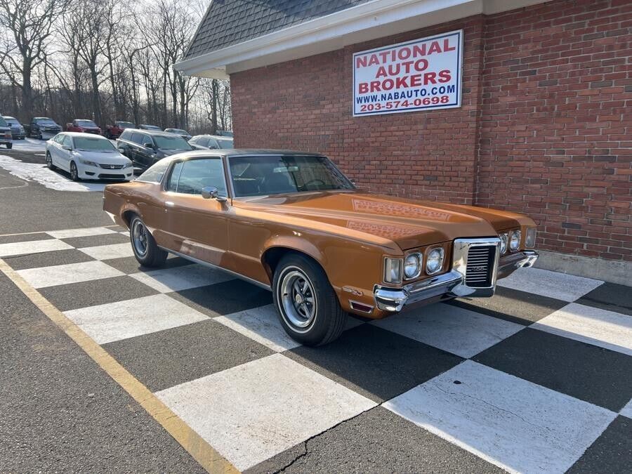 Pontiac-Grand-Prix-1969-Coupe-1
