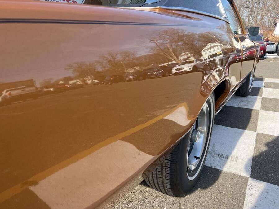 Pontiac-Grand-Prix-1969-Coupe-11
