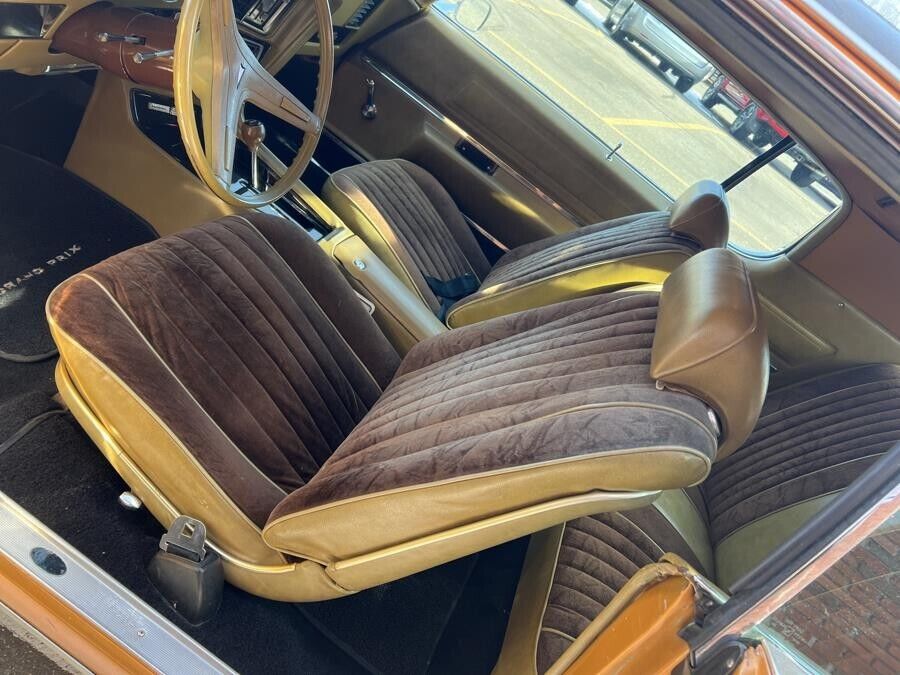 Pontiac-Grand-Prix-1969-Coupe-31