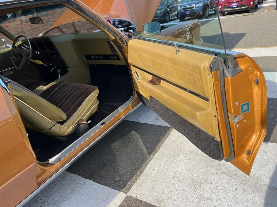 Pontiac-Grand-Prix-1969-Coupe-33