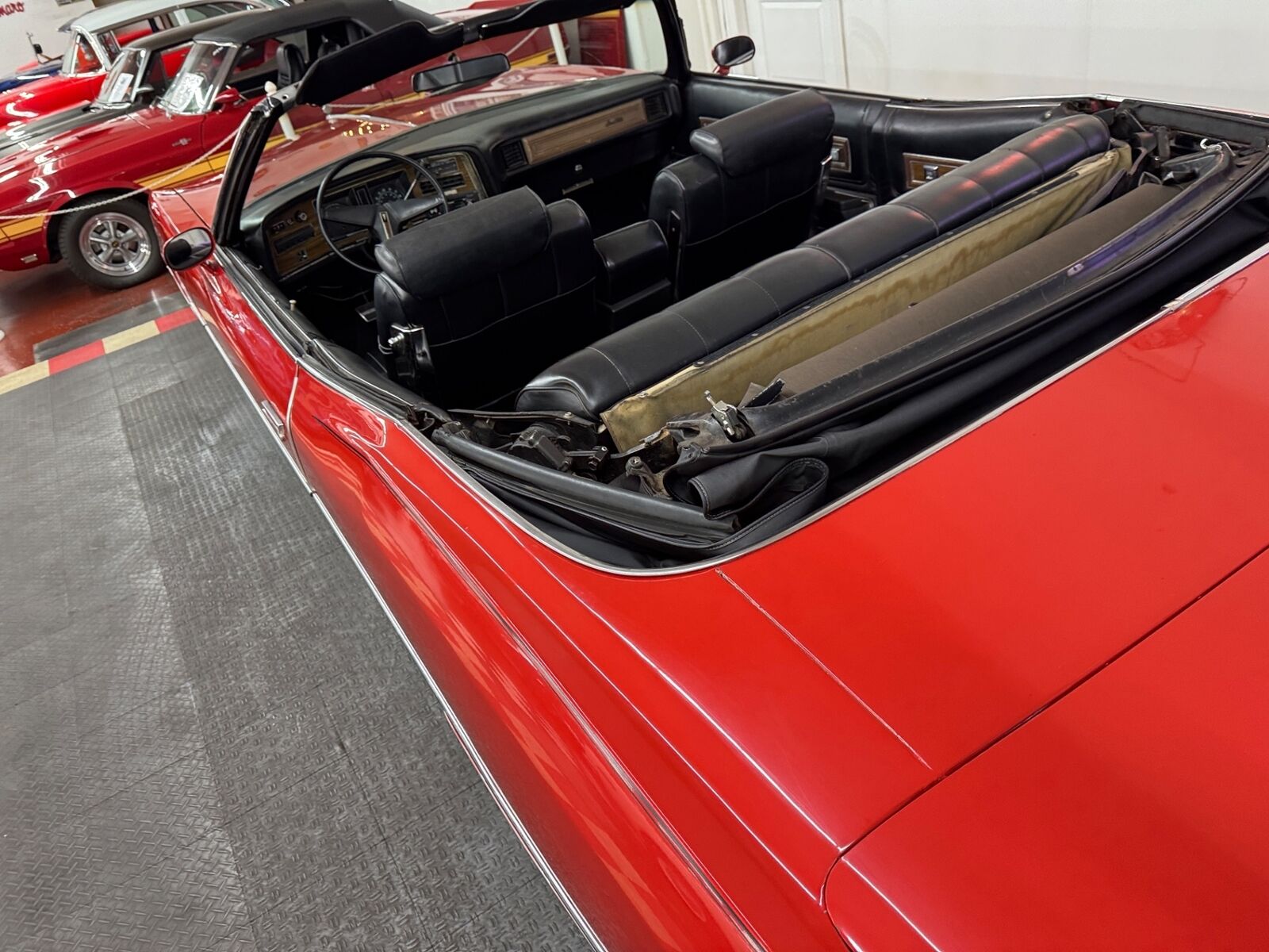 Pontiac-Grand-Ville-1975-Convertible-19