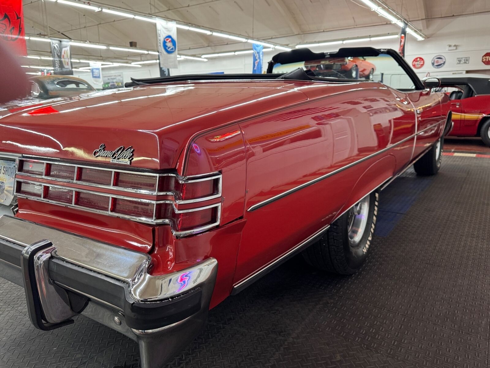 Pontiac-Grand-Ville-1975-Convertible-34