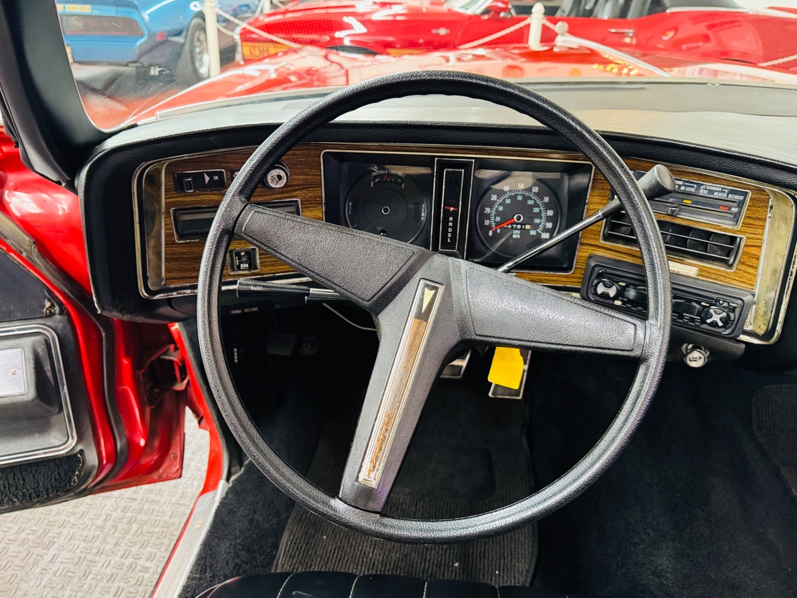 Pontiac-Grand-Ville-1975-Convertible-36