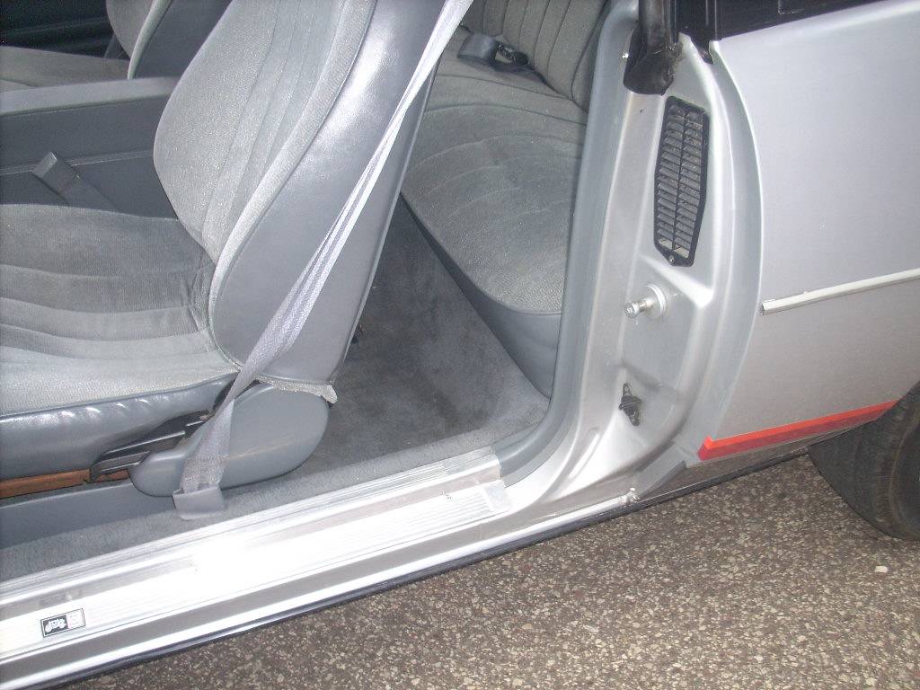 Pontiac-Grand-prix-aero-coupe-1986-10
