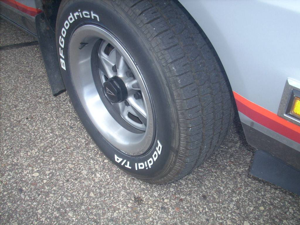 Pontiac-Grand-prix-aero-coupe-1986-13