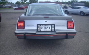Pontiac-Grand-prix-aero-coupe-1986-4