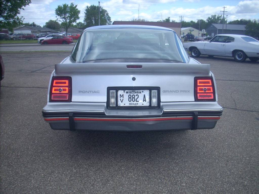 Pontiac-Grand-prix-aero-coupe-1986-4