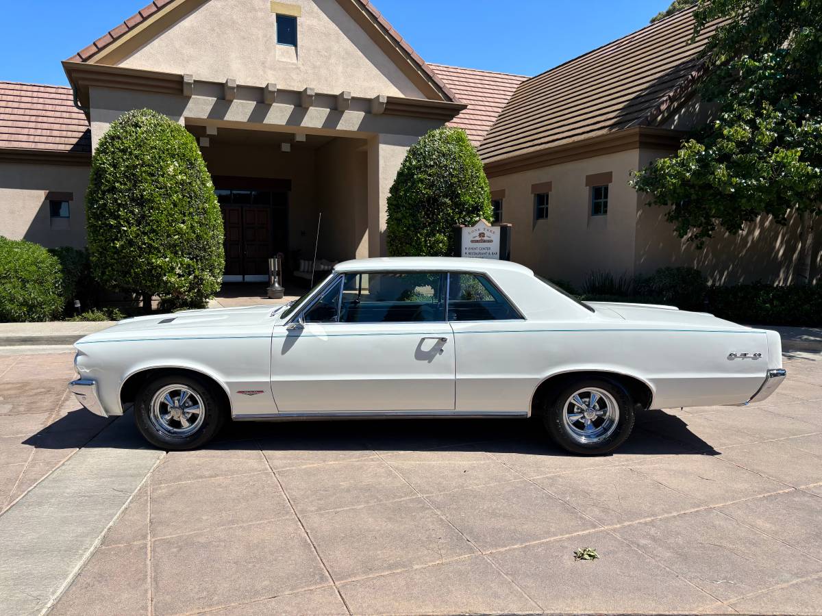 Pontiac Gto  1964 white