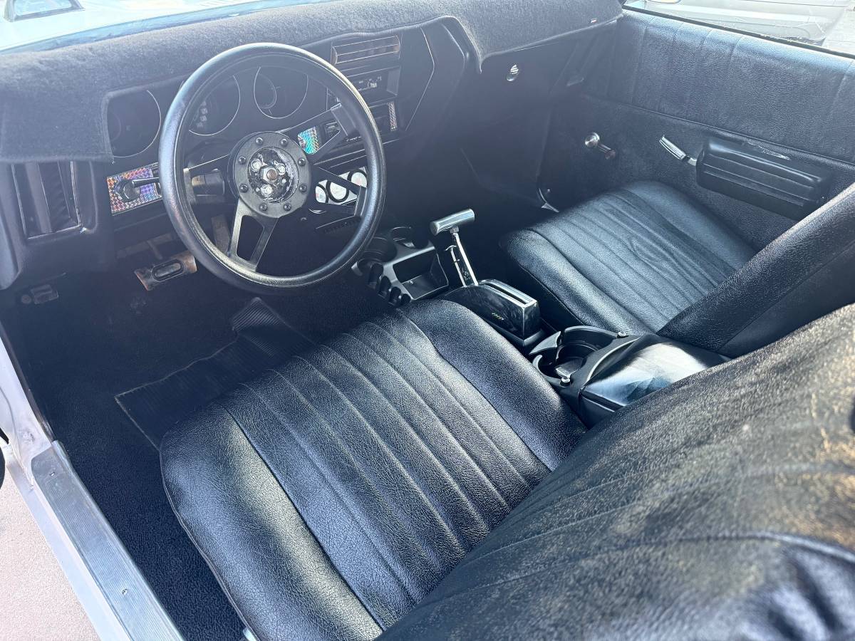Pontiac-Gto-1970-white-10