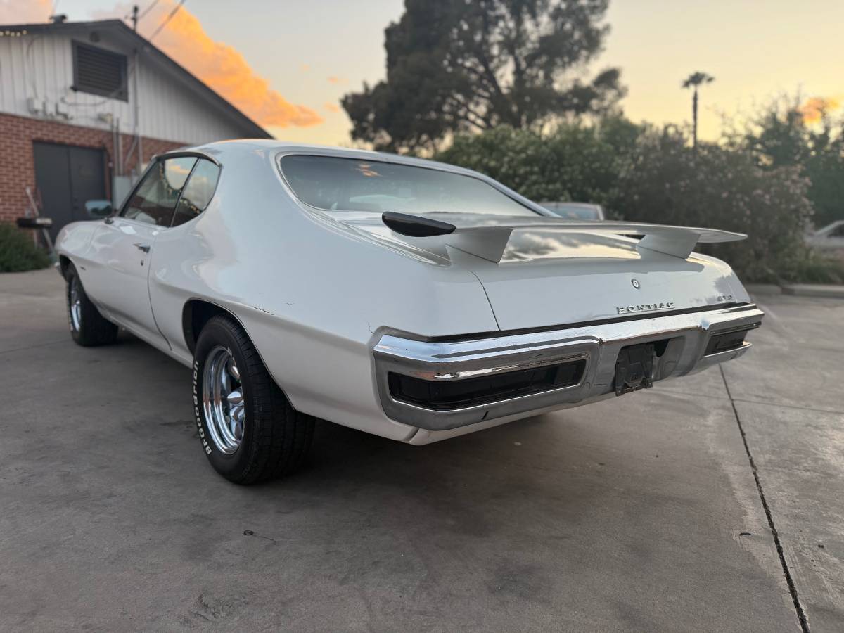 Pontiac-Gto-1970-white-2