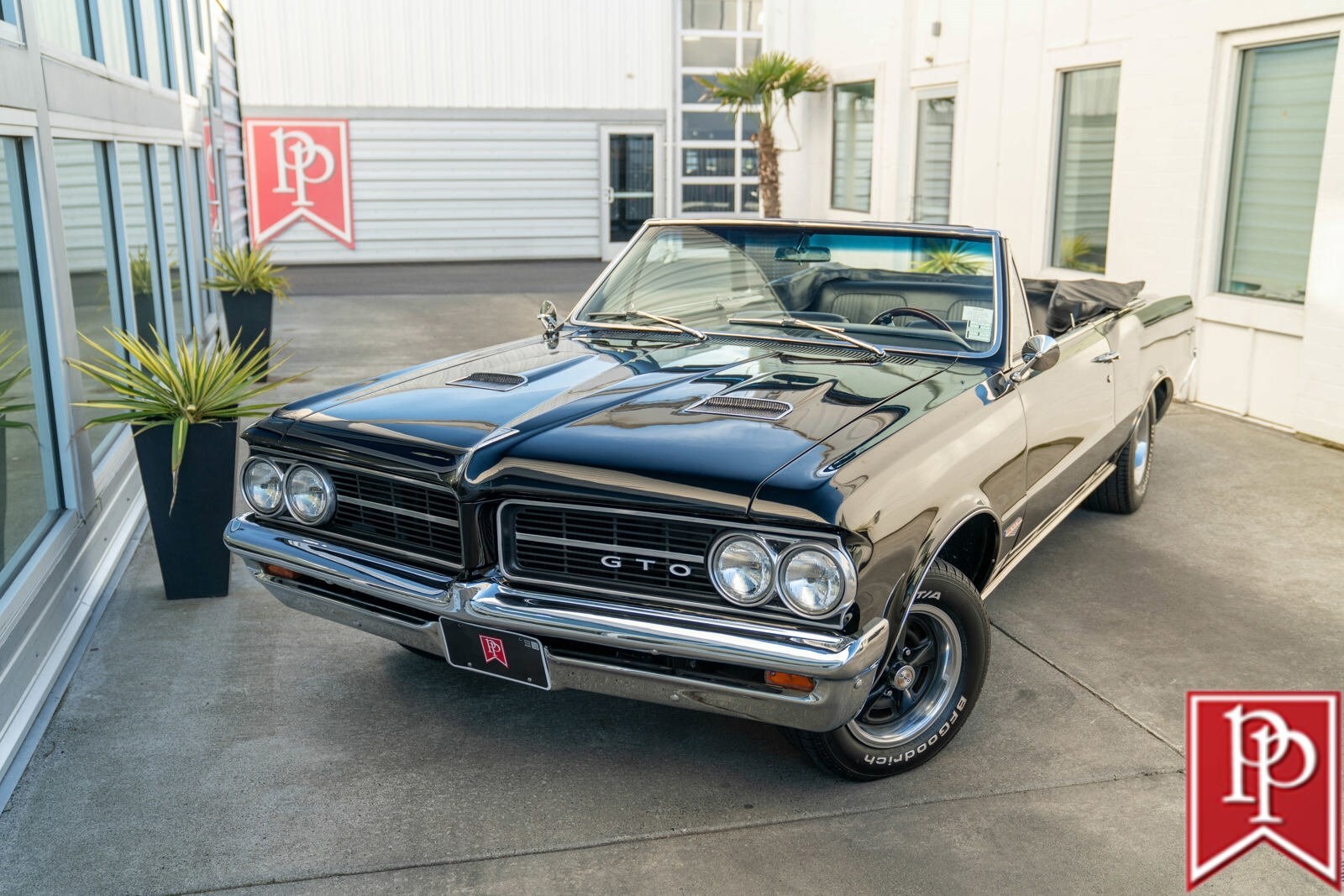Pontiac-Le-Mans-1964-Convertible-1