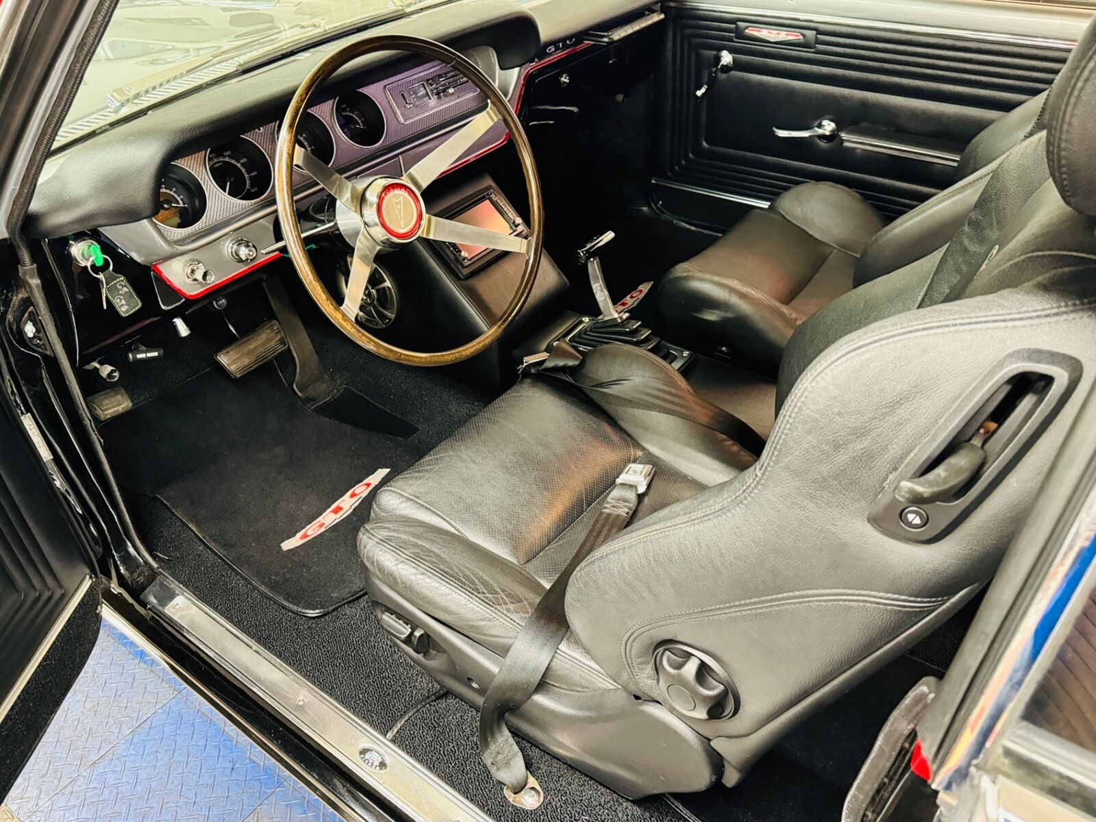 Pontiac-Le-Mans-1965-2-Door-14