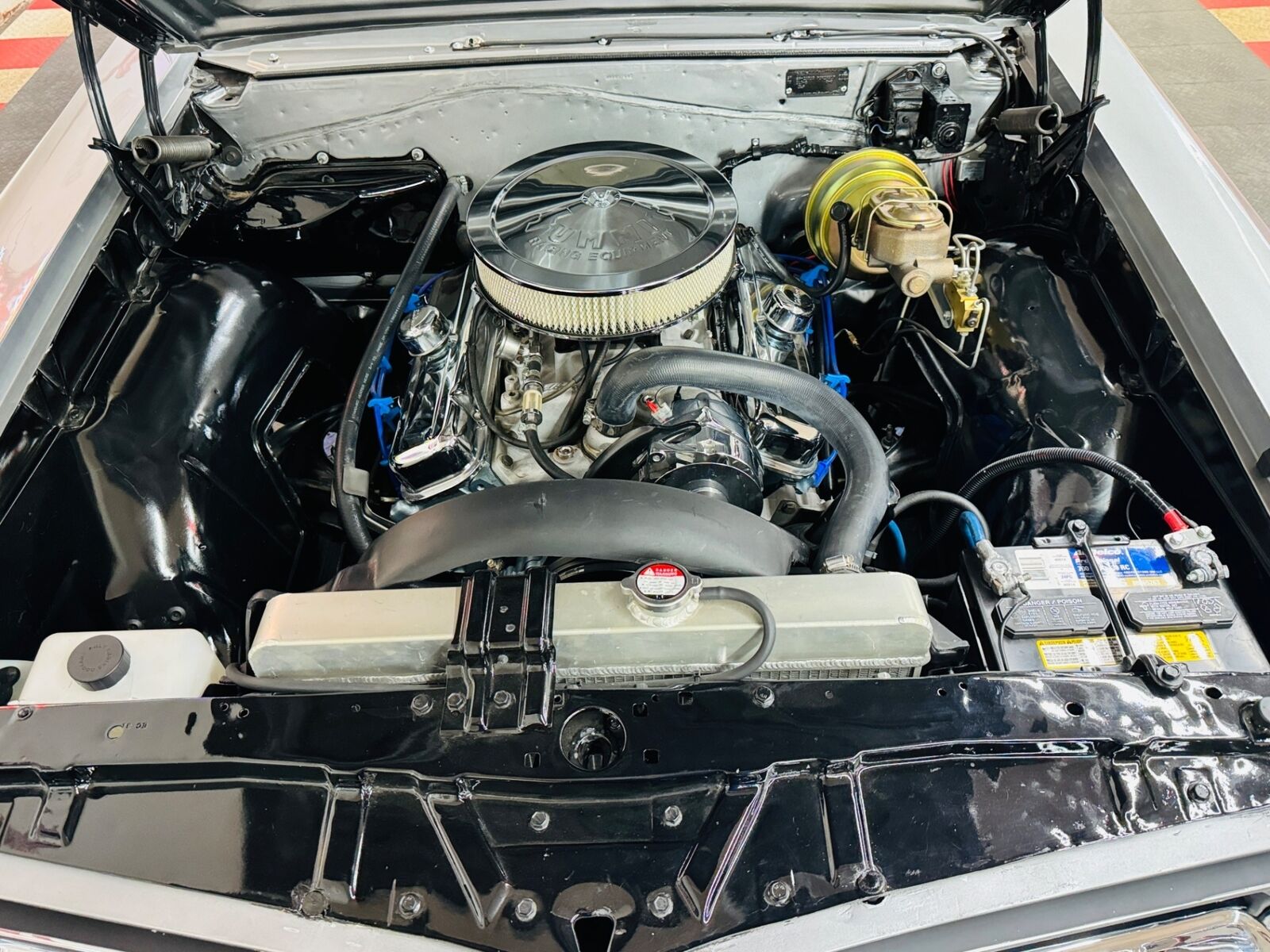 Pontiac-Le-Mans-1965-2-Door-16
