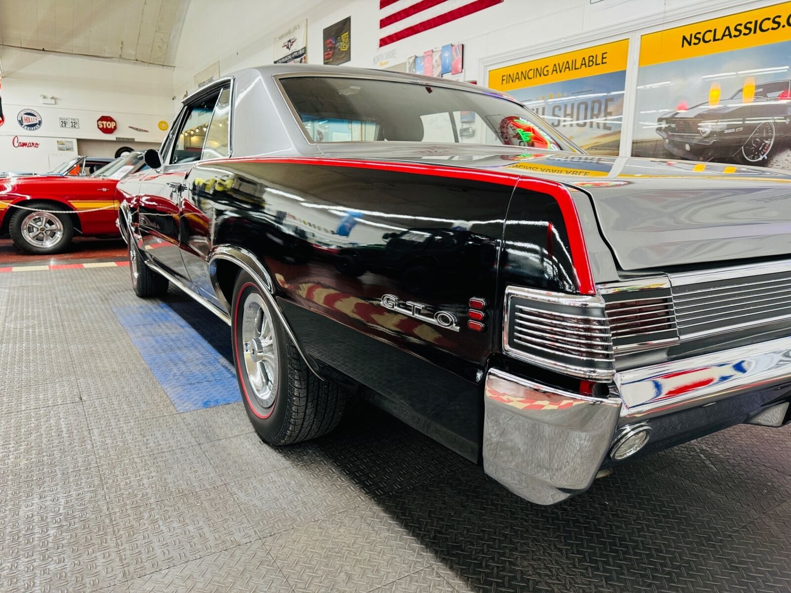 Pontiac-Le-Mans-1965-2-Door-20