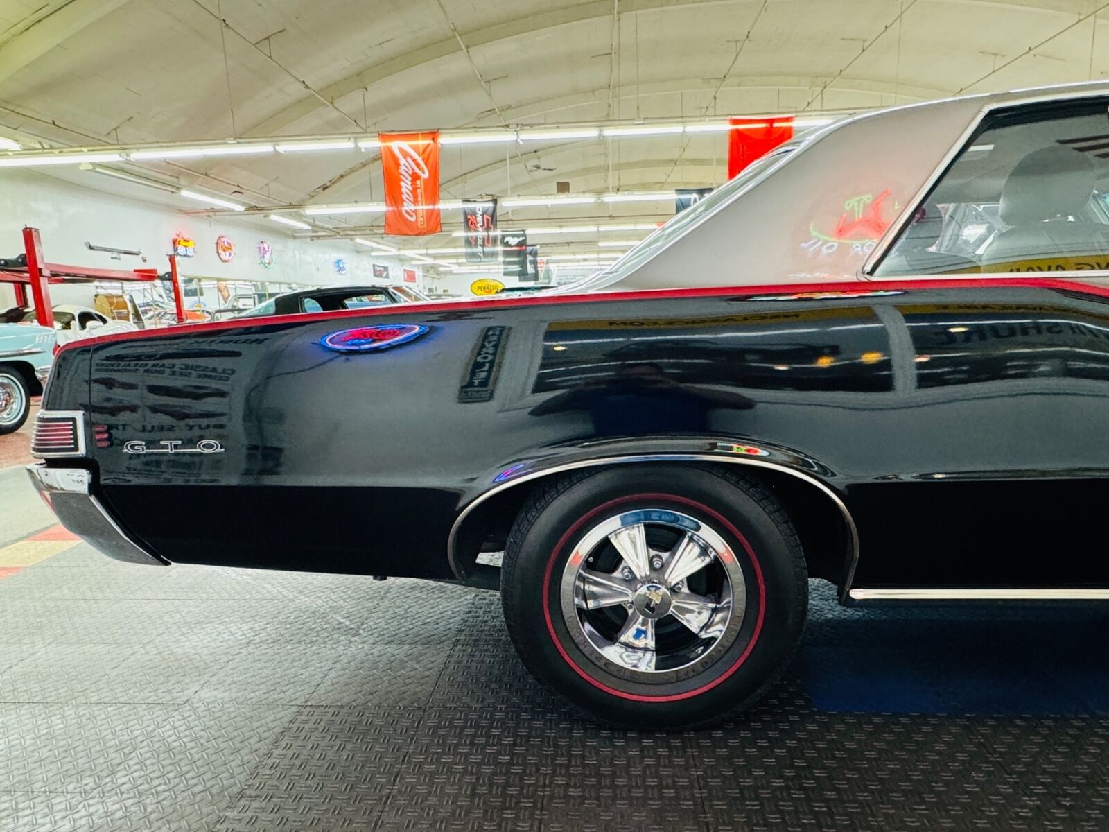 Pontiac-Le-Mans-1965-2-Door-24