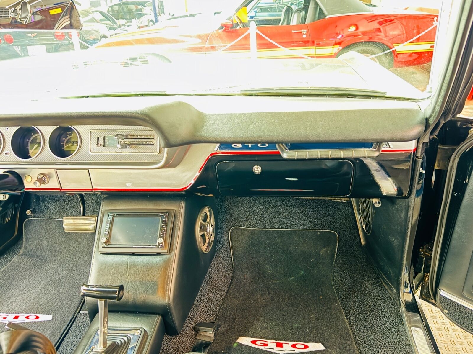 Pontiac-Le-Mans-1965-2-Door-38