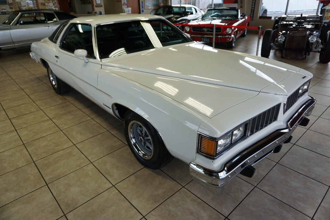Pontiac-Le-Mans-1977-Classic-Car-10