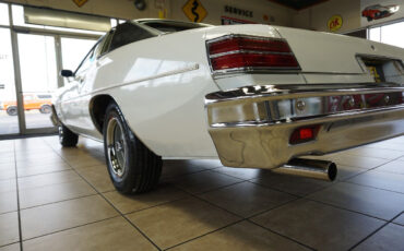 Pontiac-Le-Mans-1977-Classic-Car-17