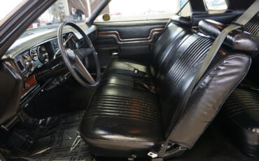 Pontiac-Le-Mans-1977-Classic-Car-22