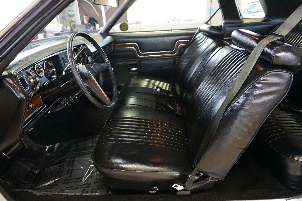 Pontiac-Le-Mans-1977-Classic-Car-22