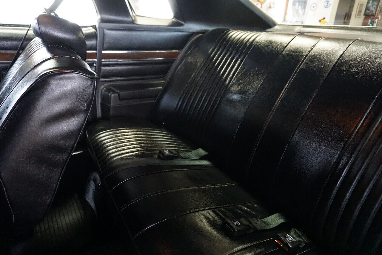 Pontiac-Le-Mans-1977-Classic-Car-23