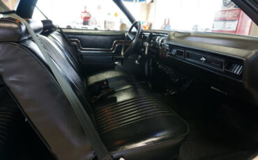 Pontiac-Le-Mans-1977-Classic-Car-24