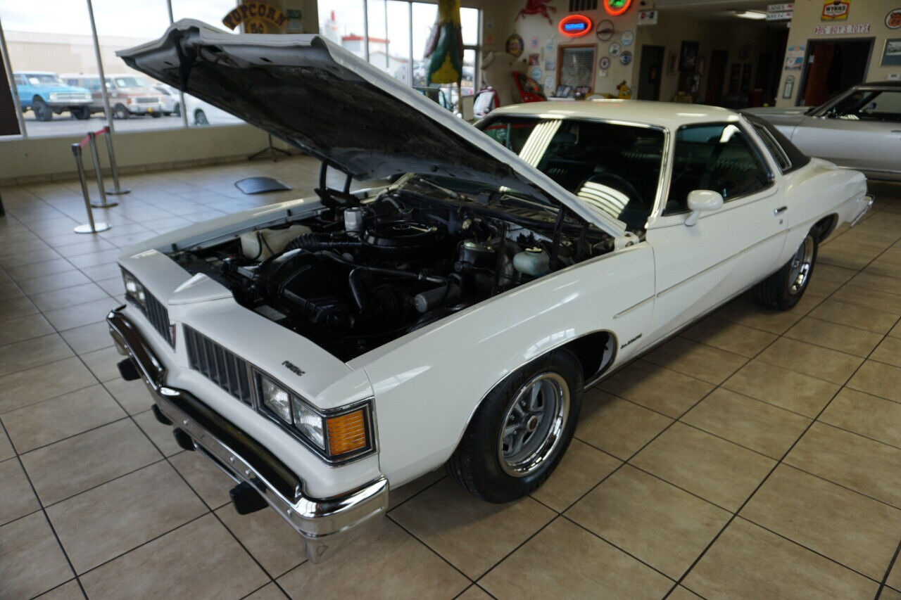 Pontiac-Le-Mans-1977-Classic-Car-31