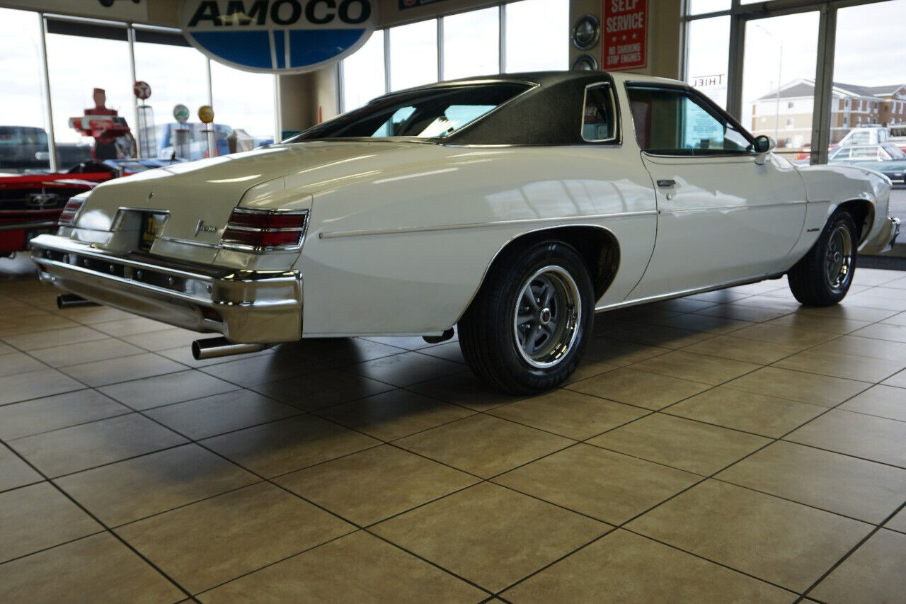 Pontiac-Le-Mans-1977-Classic-Car-7