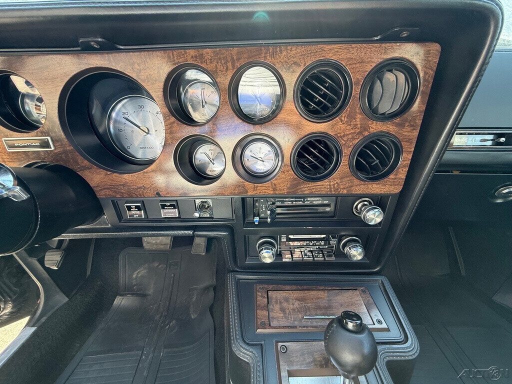 Pontiac-Le-Mans-1978-Coupe-10