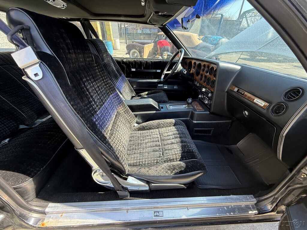 Pontiac-Le-Mans-1978-Coupe-18