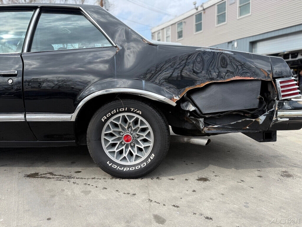 Pontiac-Le-Mans-1978-Coupe-4