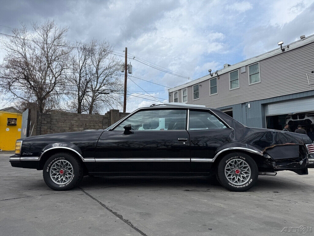 Pontiac-Le-Mans-1978-Coupe-8