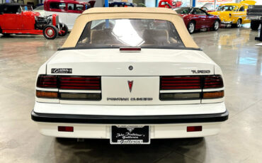 Pontiac-Sunbird-1989-Convertible-13