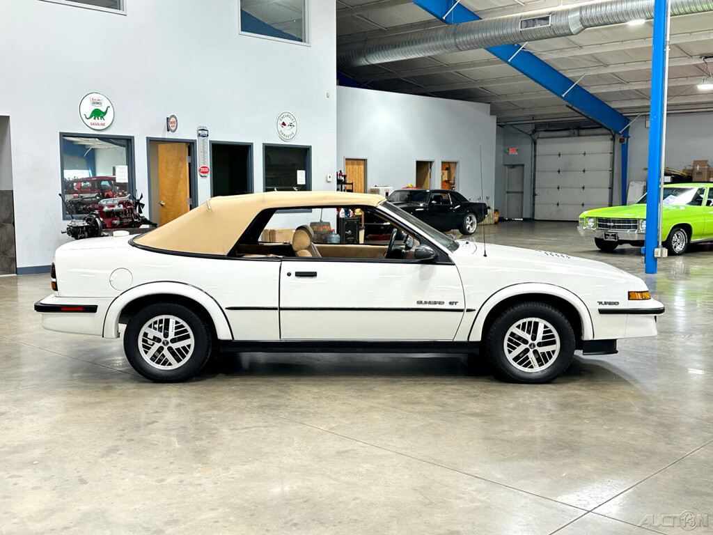 Pontiac-Sunbird-1989-Convertible-15
