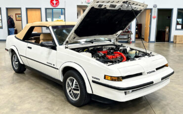 Pontiac-Sunbird-1989-Convertible-16