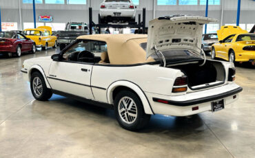 Pontiac-Sunbird-1989-Convertible-22