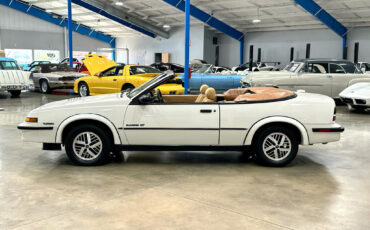 Pontiac-Sunbird-1989-Convertible-3